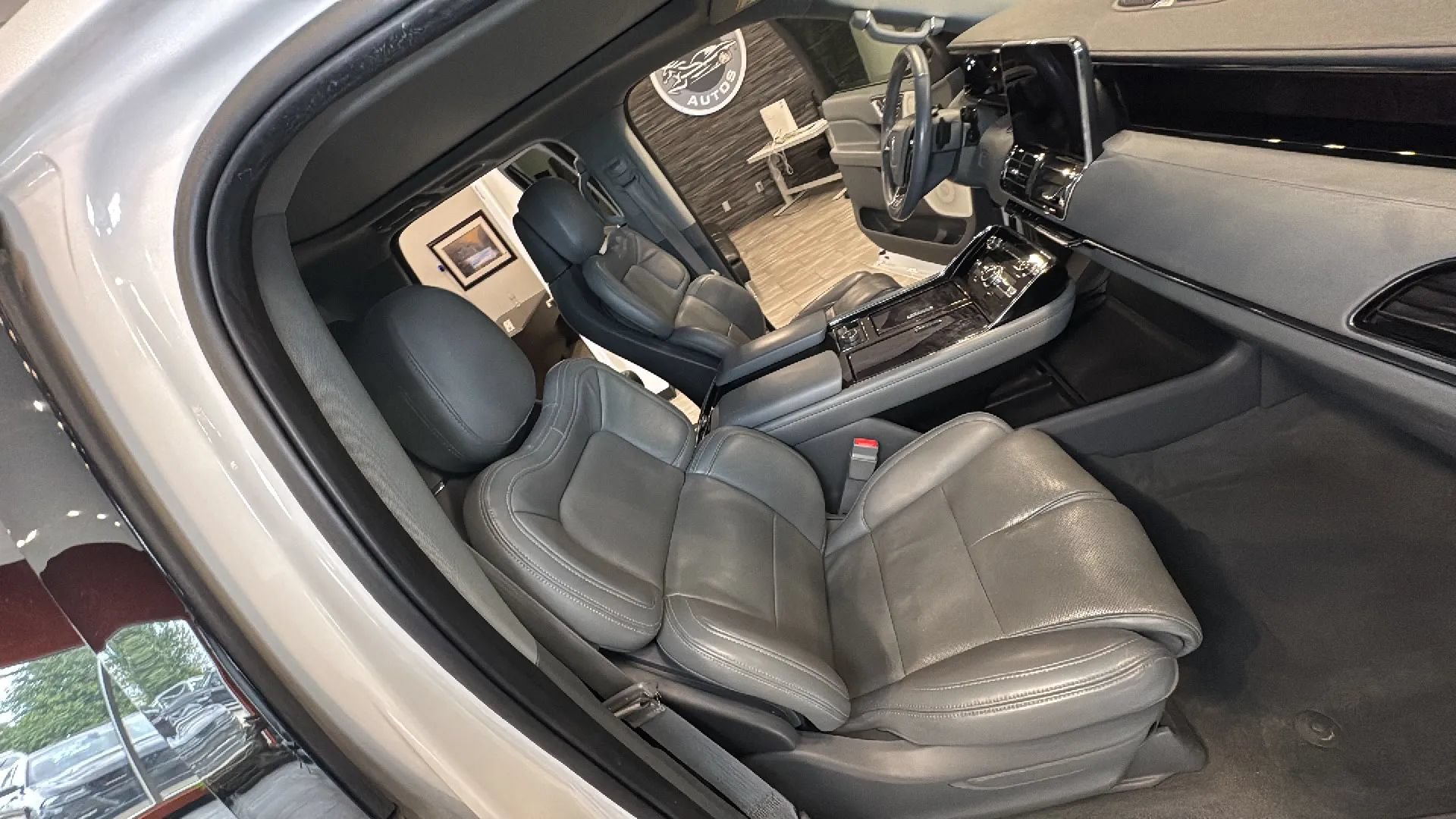 Used 2020 Lincoln Navigator L Reserve w/ Luxury Package AWD/4WD image 34