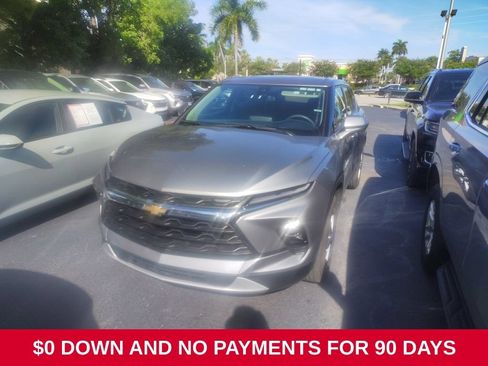 Used 2025 Chevrolet Blazer LT FWD image 1