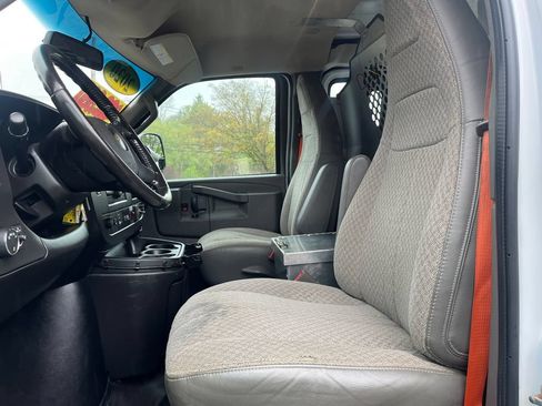 Used 2020 Chevrolet Express 2500 w/ Driver Convenience Package RWD image 16