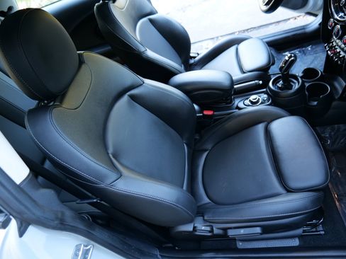 Used 2023 MINI Cooper S image 39