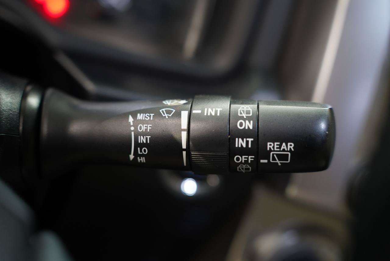 Used 2022 Toyota 4Runner SR5 Premium w/ Moonroof Package AWD/4WD image 15