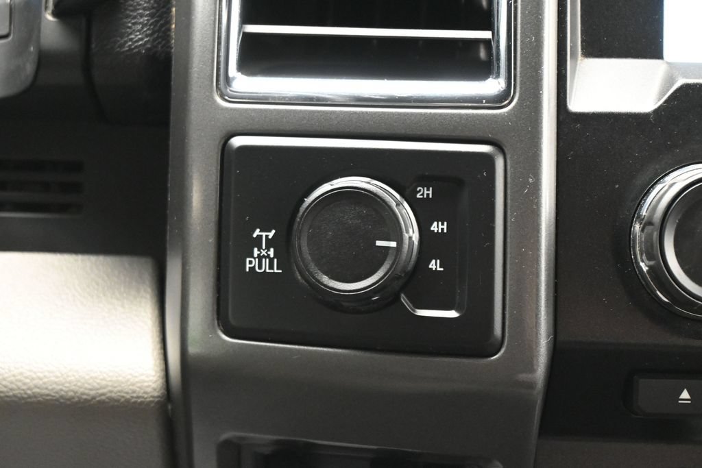 Used 2018 Ford F250 XLT w/ XLT Premium Package AWD/4WD image 23