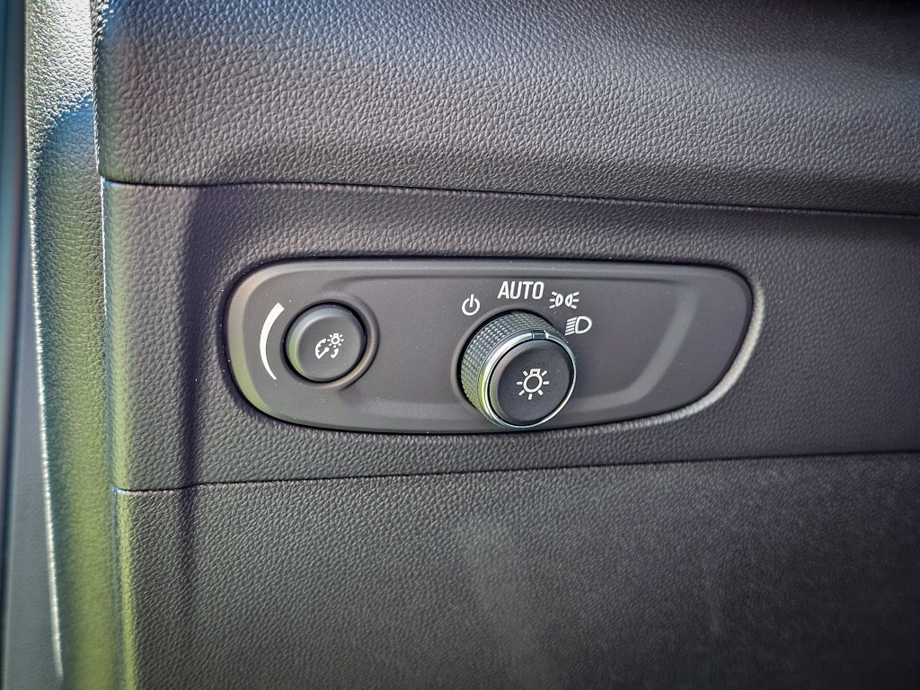 Used 2021 Buick Envision Preferred AWD/4WD image 14