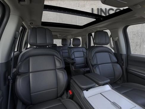 New 2026 Lincoln Navigator L Reserve AWD/4WD image 10