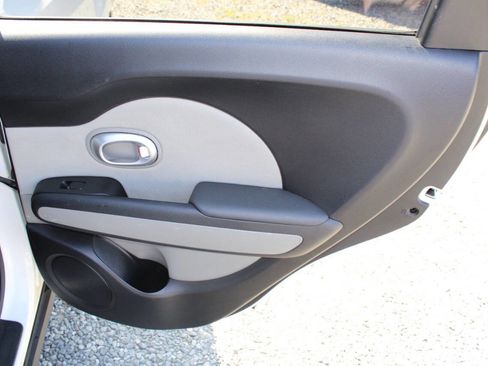 Used 2014 Kia Soul + image 22