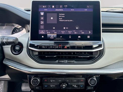 Used 2022 Jeep Compass Limited image 13