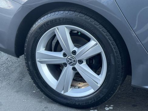 Used 2013 Volkswagen Passat 2.5 SE image 17