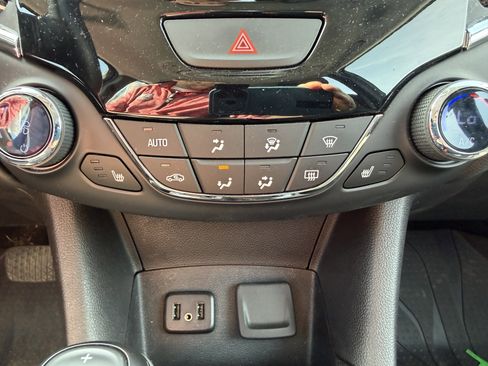 Used 2019 Chevrolet Cruze Premier w/ Driver Confidence II Package image 16