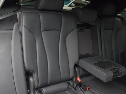 Used 2019 Audi Q8 Premium Plus AWD/4WD image 38