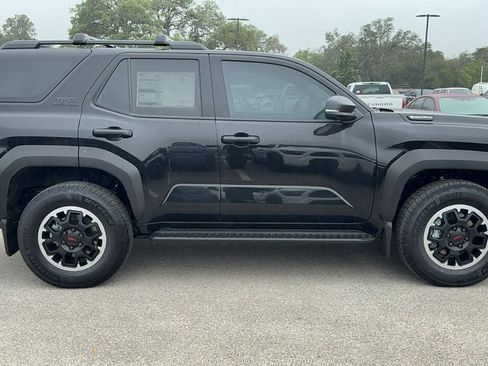 New 2026 Toyota 4Runner TRD Off-Road Premium AWD/4WD image 10