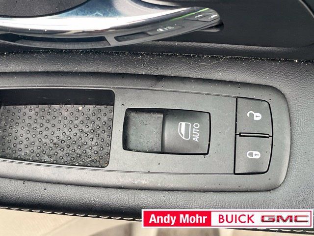 Used 2016 Chrysler Town & Country Touring w/ Driver Convenience Group FWD image 48