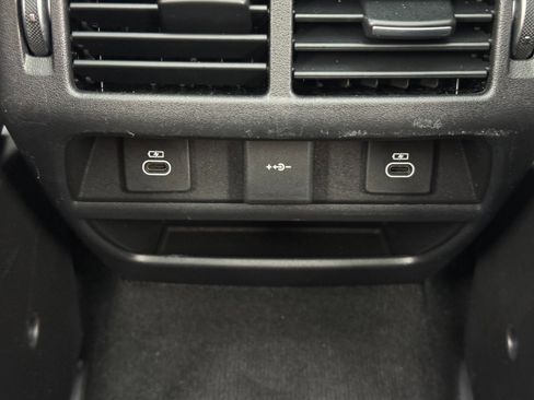 Used 2021 Land Rover Discovery Sport SE R-Dynamic image 36