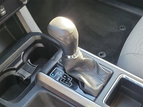 Used 2018 Toyota Tacoma SR5 image 11