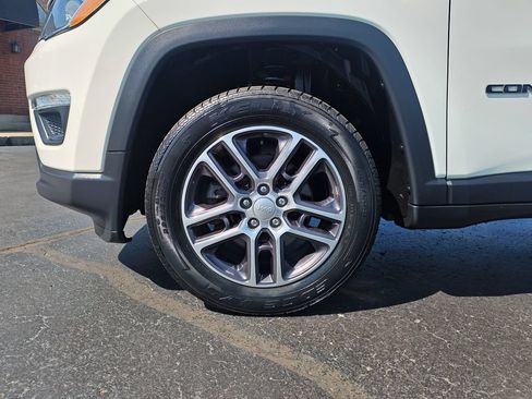 Used 2020 Jeep Compass Latitude w/ Cold Weather Group AWD/4WD image 10
