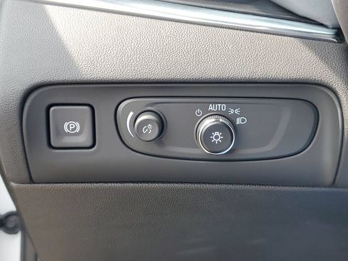 Used 2021 Buick Enclave Essence w/ Sound and Sites Package AWD/4WD image 21