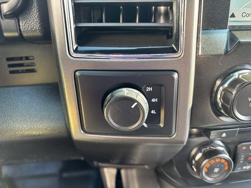 Used 2018 Ford F150 XLT w/ Equipment Group 302A Luxury AWD/4WD image 17
