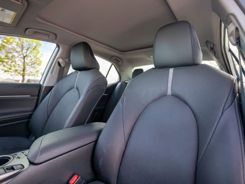 Used 2024 Toyota Camry XSE w/ Navigation Package FWD image 9