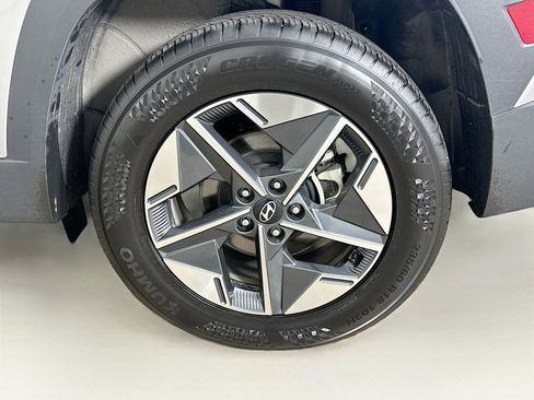 Used 2025 Hyundai Tucson SEL AWD/4WD image 11