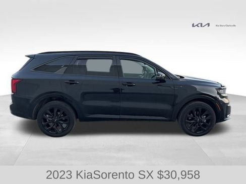Used 2023 Kia Sorento SX image 9