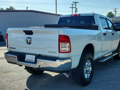 Used 2024 RAM 2500 Big Horn AWD/4WD image 2