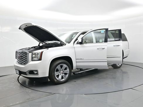 Used 2020 GMC Yukon XL Denali w/ Open Road Package image 34