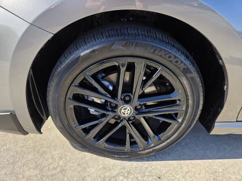 Used 2025 Toyota Camry SE w/ Convenience Package image 7