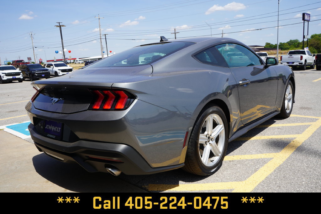 Used 2026 Ford Mustang Premium RWD image 8