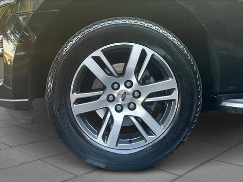 Used 2023 Ford Expedition Limited image 19