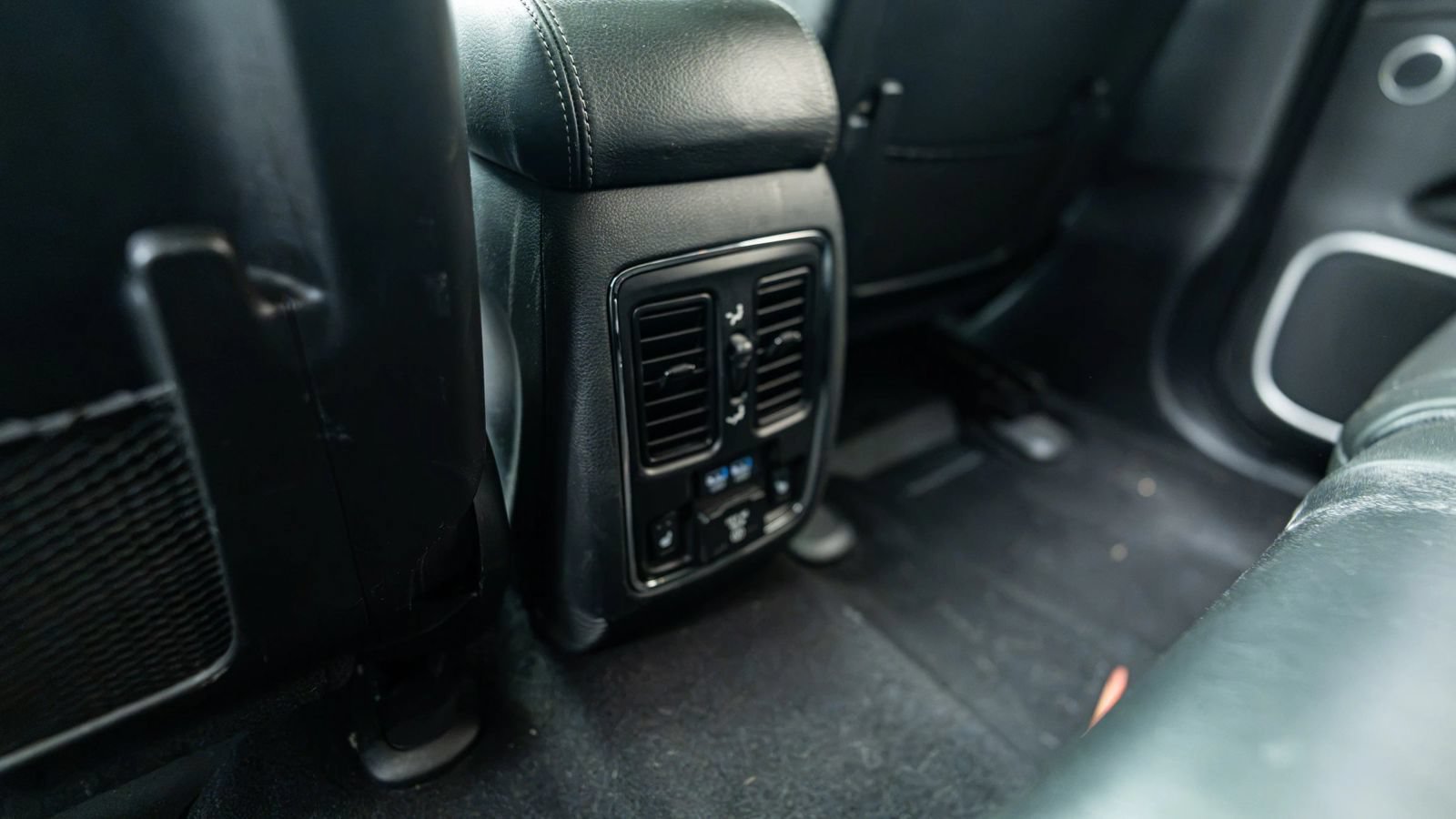 Used 2019 Jeep Grand Cherokee Summit w/ Platinum Series Group AWD/4WD image 24