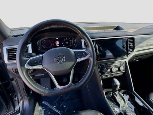 Used 2022 Volkswagen Atlas Cross Sport SE image 10