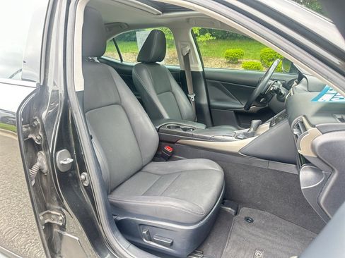 Used 2019 Lexus IS 300 w/ Navigation Package RWD image 34