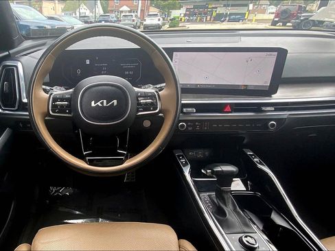 Used 2024 Kia Sorento SX Prestige w/ Olive Brown Leather Package image 17