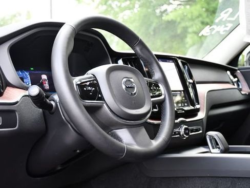 Used 2024 Volvo XC60 B5 Plus w/ Climate Package AWD/4WD image 10