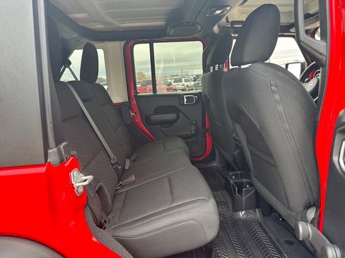 Used 2018 Jeep Wrangler Unlimited Sport image 13