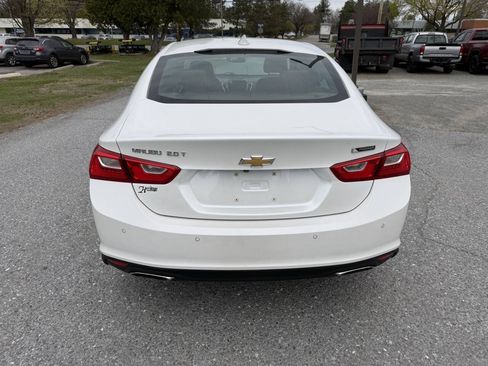 Used 2017 Chevrolet Malibu Premier w/ Driver Confidence Package FWD image 4