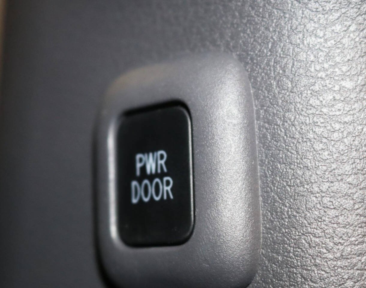 Used 2023 Toyota Sienna LE AWD/4WD image 62