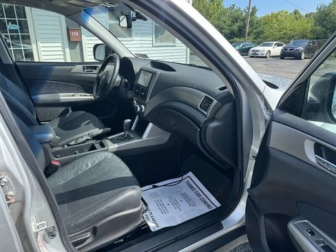Used 2010 Subaru Forester 2.5X Limited AWD/4WD image 12