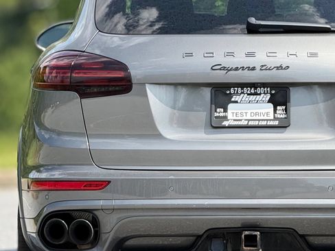 Used 2016 Porsche Cayenne Turbo AWD/4WD image 16