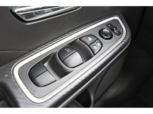 Used 2023 Nissan Versa SR w/ Trunk Package FWD image 22