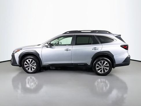 Certified 2025 Subaru Outback Premium AWD/4WD image 5
