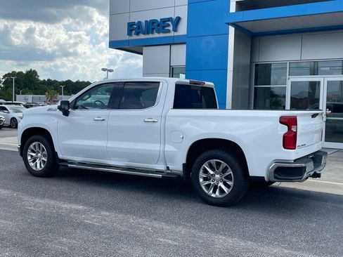 Used 2022 Chevrolet Silverado 1500 LTZ AWD/4WD image 3