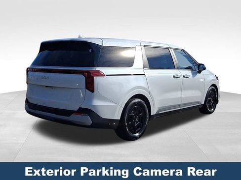 Used 2025 Kia Carnival FWD image 7