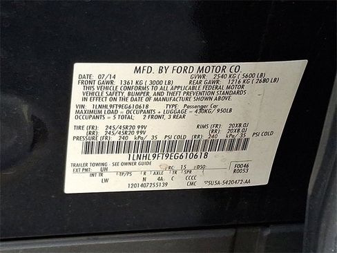 Used 2014 Lincoln MKS AWD w/ Equipment Group 201A image 28