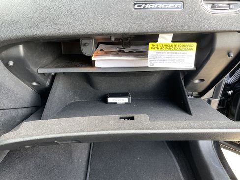 Used 2022 Dodge Charger SXT AWD/4WD image 42