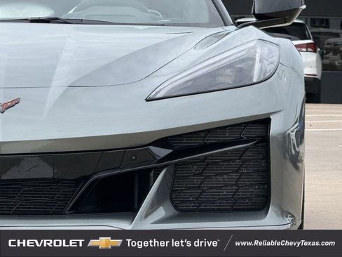 Used 2023 Chevrolet Corvette Z06 RWD image 4
