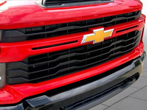 Used 2025 Chevrolet Silverado 2500 Custom w/ Custom Convenience Package AWD/4WD image 30