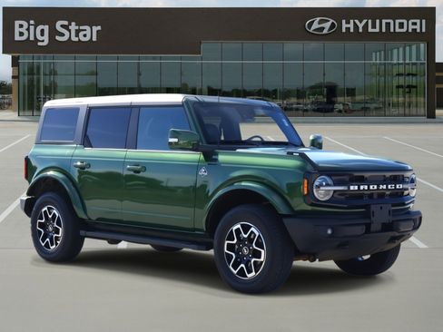 Used 2024 Ford Bronco Outer Banks image 6