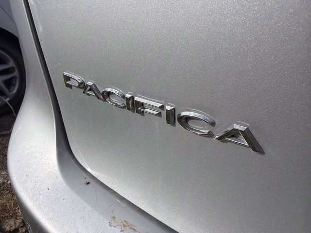Used 2026 Chrysler Pacifica Select FWD image 11