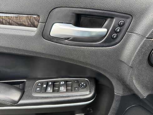 Used 2022 Chrysler 300 Touring L w/ Popular Equipment Group image 12