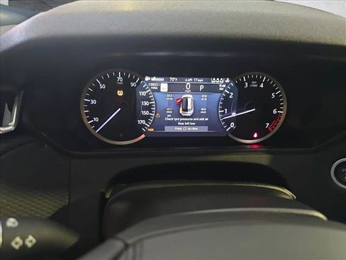 Used 2022 Land Rover Range Rover Velar S AWD/4WD image 21